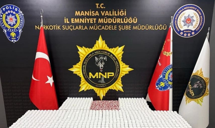 Manisa'da uyuşturucu madde operasyonu: 57 bin hap ve 107 bin TL ele geçirildi