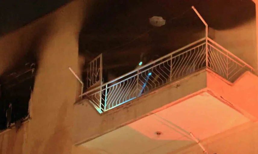 Antalya'da apartman yangını paniği: mahalleli sokağa döküldü