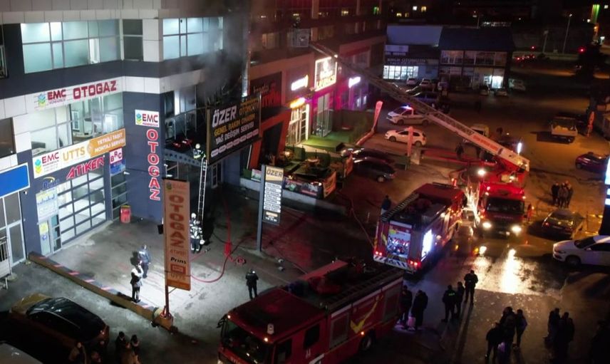 Erzurum sanayi sitesinde yangın paniği: itfaiye zamanında müdahale etti
