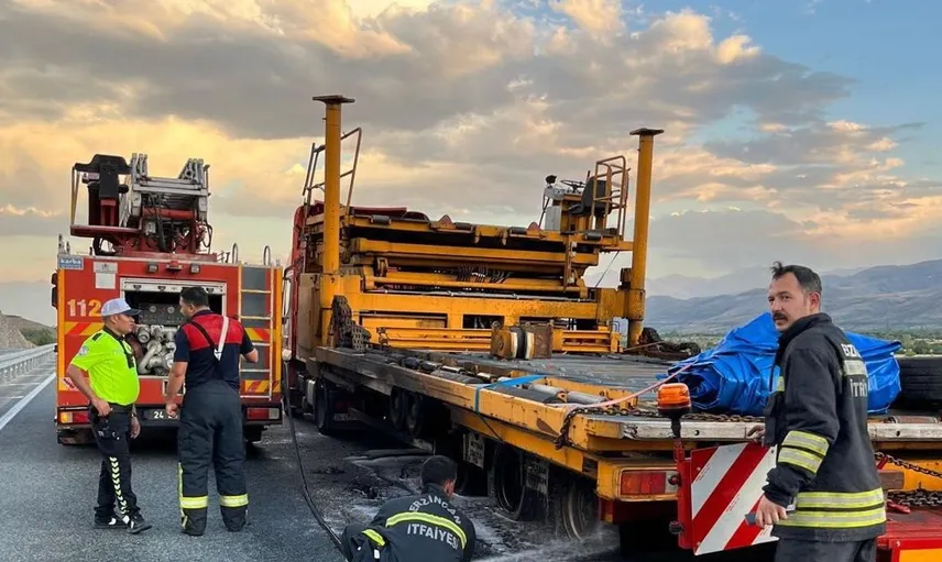 Sakaltutan Geçidi'nde tır yangını: Çok sayıda hasar oluştu