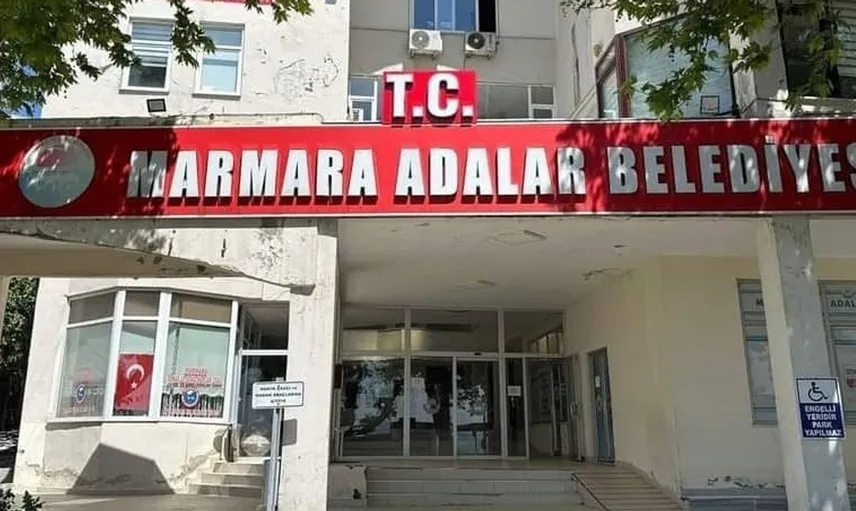 Taciz iddiasıyla başlayan süreçte beraat eden memur, görevinden uzaklaştırıldı