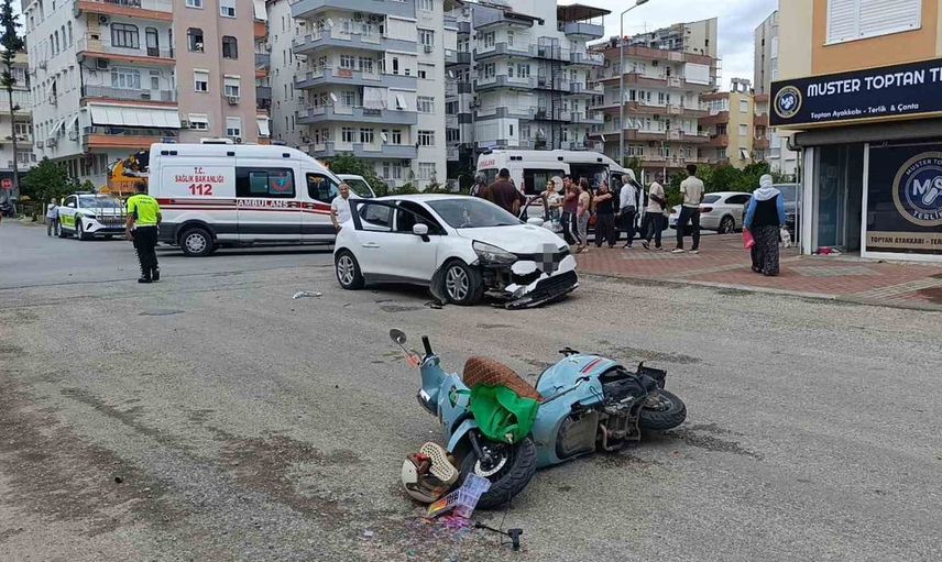 Antalya'da motosiklet kazasında otomobil sürücüsü gözyaşlarına boğuldu