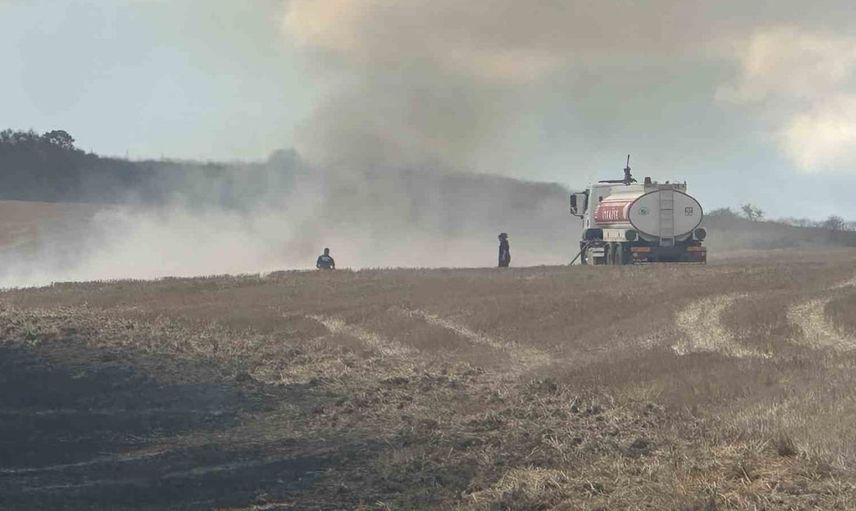 Tekirdağ'da anız yangını paniği: İtfaiye ekipleri mücadeleye devam ediyor