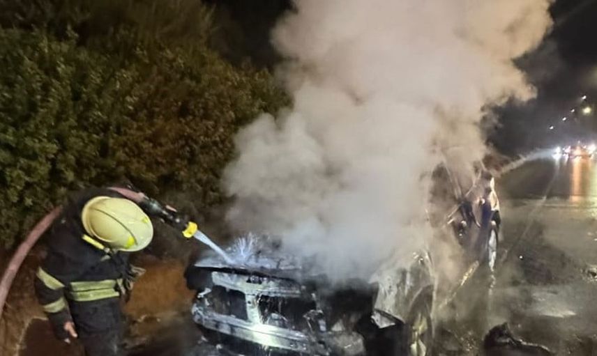 Bodrum'da alev alan otomobil itfaiye ekipleri tarafından söndürüldü