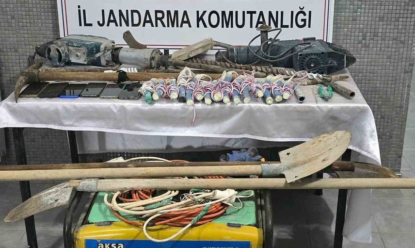 Malatya'da izinsiz kazı yapan 6 kişi suçüstü yakalandı