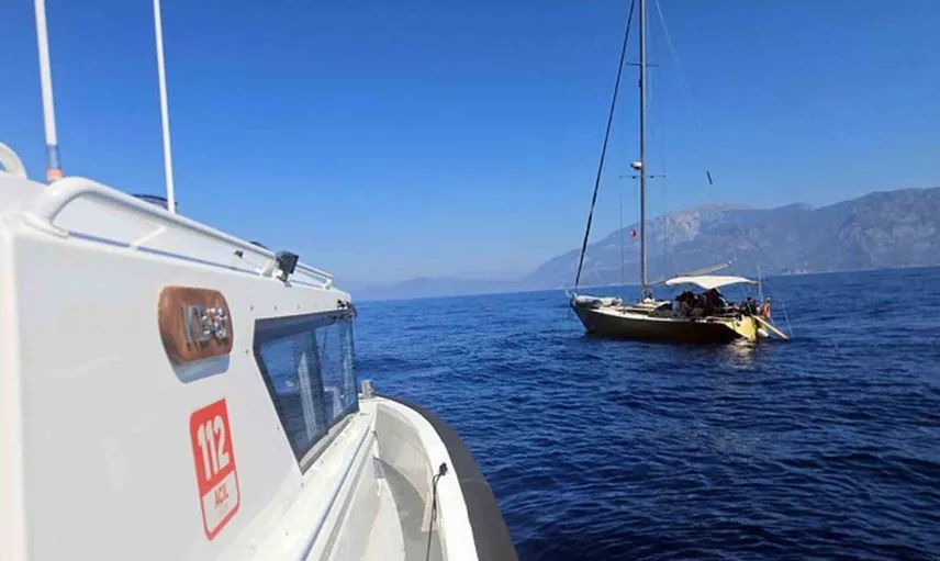 Fethiye açıklarında düzensiz göçmen operasyonu: 16 çocuk ile 64 kişi yakalandı