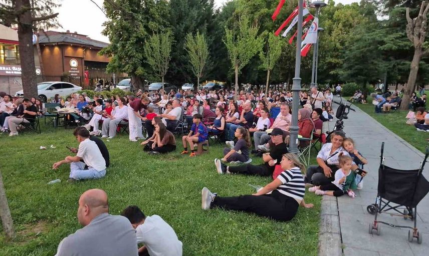 Düzce'de voleybol coşkusu: A Milli Kadın Takımı Avrupa şampiyonu oldu