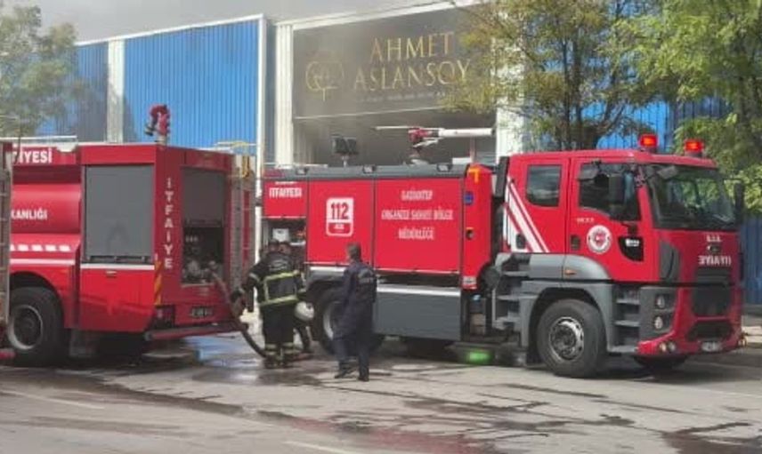 Gaziantep'teki pamuk fabrikasında yangın kontrol altına alındı
