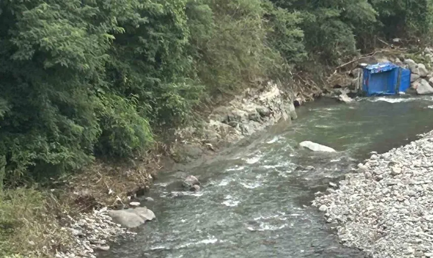 Ordu'da tarım aracı dereye yuvarlandı: Bir ölü, bir yaralı