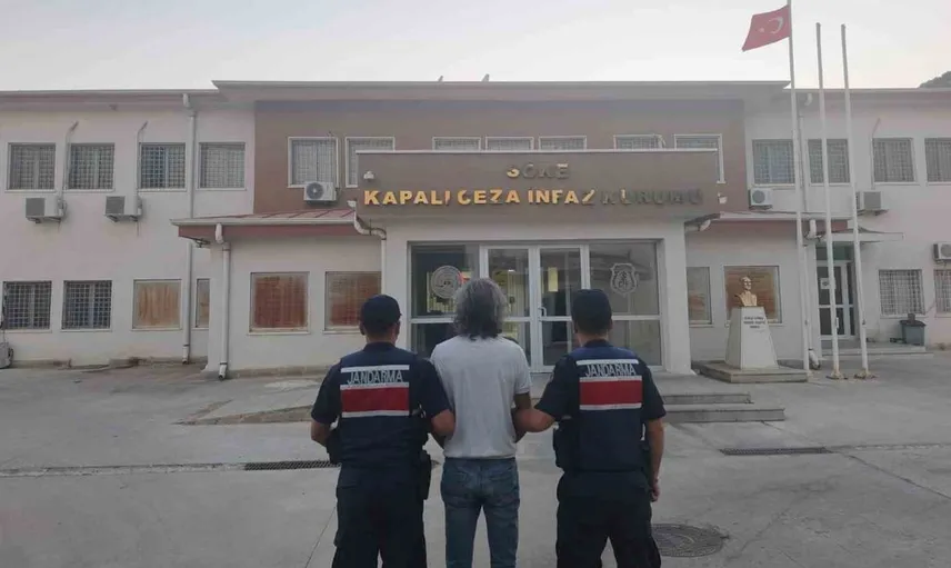 Kuşadası'nda uyuşturucu yağıyor: 3 kişi gözaltına alındı
