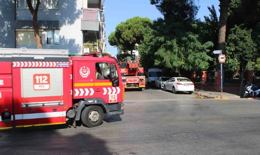 Yanık kokusu apartman sakinlerini paniğe sürükledi: Olay yerine itfaiye ekibi intikal etti