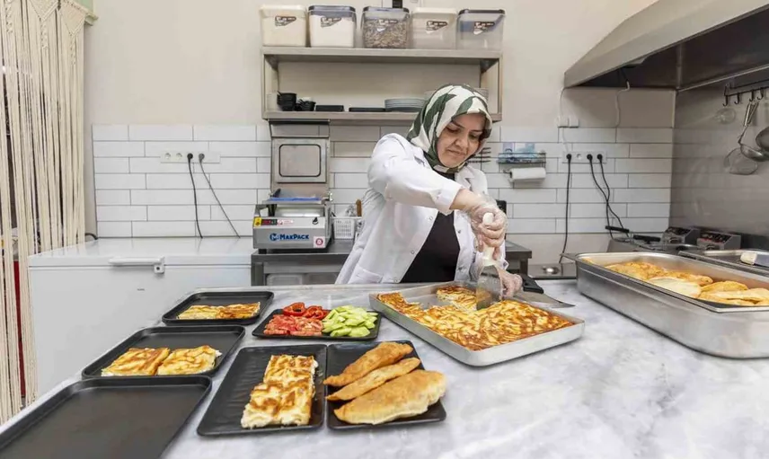 Mersin'de kadın girişimcinin başarı hikayesi: Ayşe Yalçıner'in mantı evi