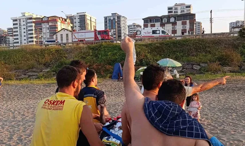 Fatsa'da denizde tehlike yaşayan dört çocuğun kurtarılması sevindirdi