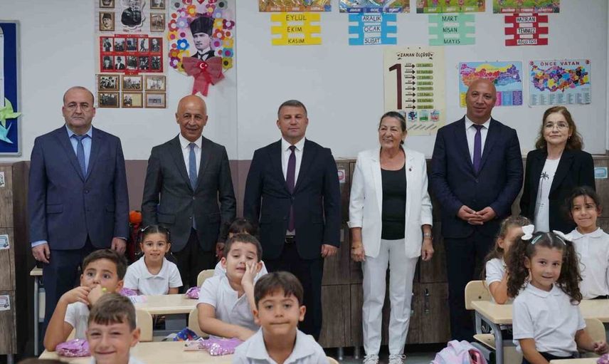 Ayvalık'ta ilköğretim haftası coşkulu etkinliklerle başladı