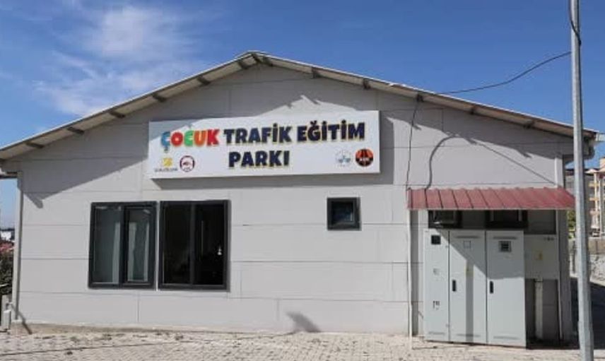Minik sürücüler trafik kurallarını eğlenceli bir şekilde öğreniyor