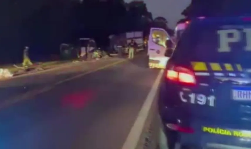 Brezilya'da minibüs ile kamyonun çarpışması: 23 kişi yaşamını yitirdi