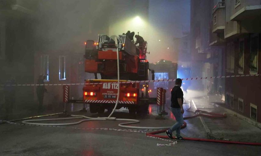 Erzurum'da çatı katında çıkan yangın paniğe neden oldu