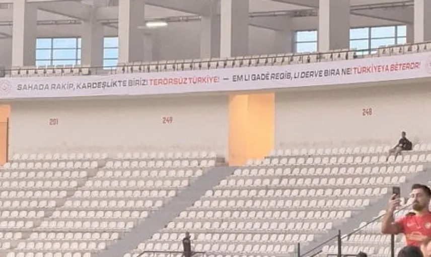 Amed-Erzurumspor maçında terörsüz Türkiye mesajı: Bakanlık pankartı dikkat çekti