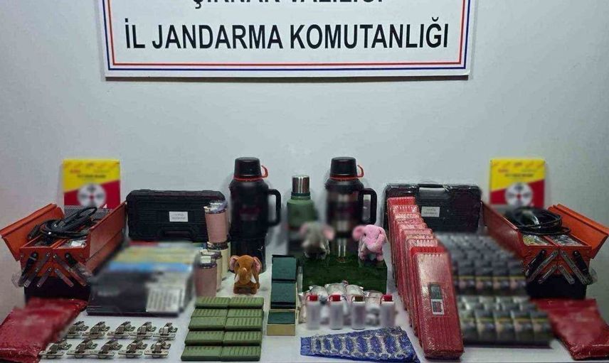 Şırnak'ta düzenlenen kaçakçılık operasyonunda 23 milyon lira değerinde malzeme ele geçirildi