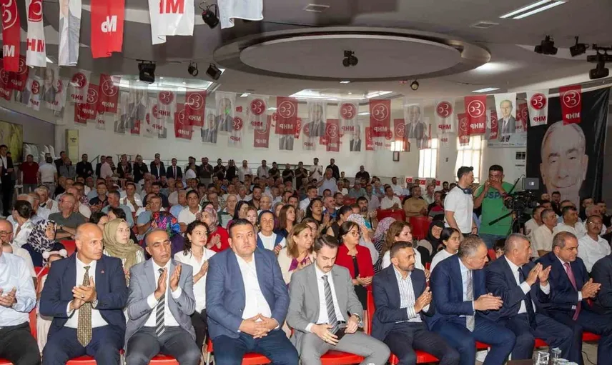 MHP Sarıgöl'de yeni dönem: Ahmet Serdar Dikmen başkan seçildi