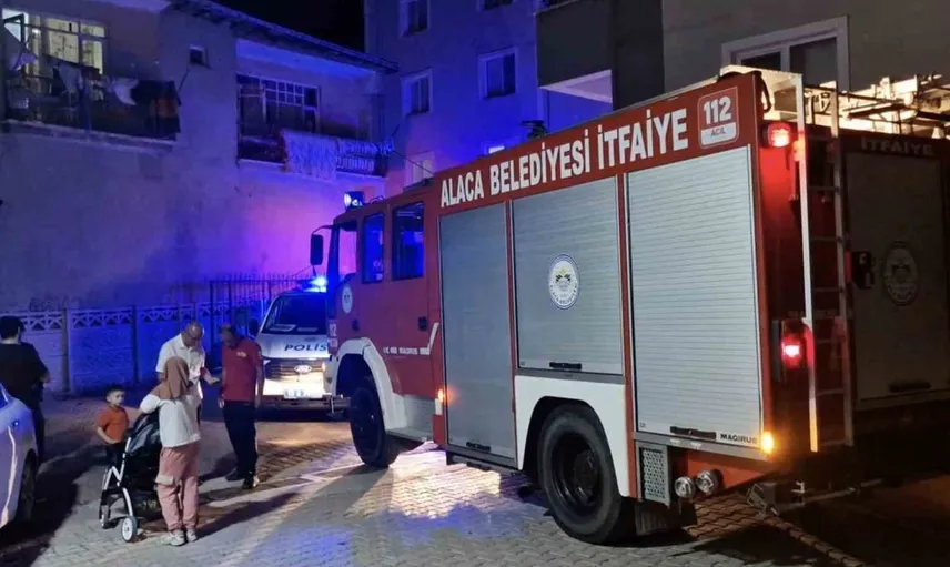 Çorum'da çocuk mazgala sıkıştı, itfaiye hızlı müdahale ile kurtardı