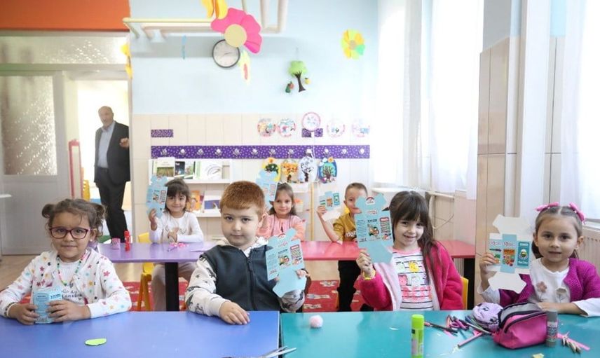 İnegöl'de çocuklar kitap günlerine birikim yapıyor