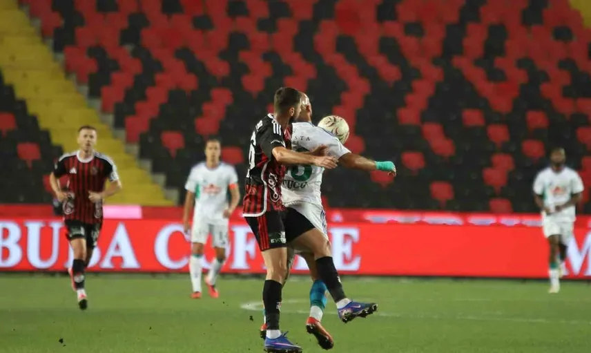 Çaykur Rizespor, Gaziantep FK karşısında ilk yarıyı gecenin yıldızıyla kapattı