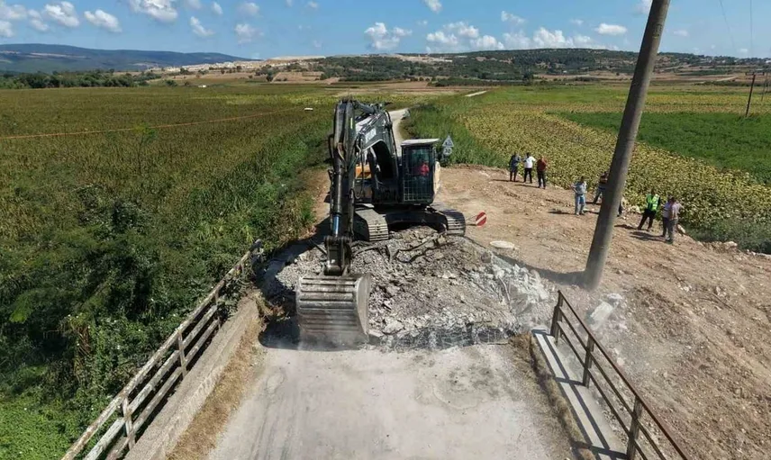 Karacabey'de yeni köprü ile ulaşım güvenliği sağlanacak