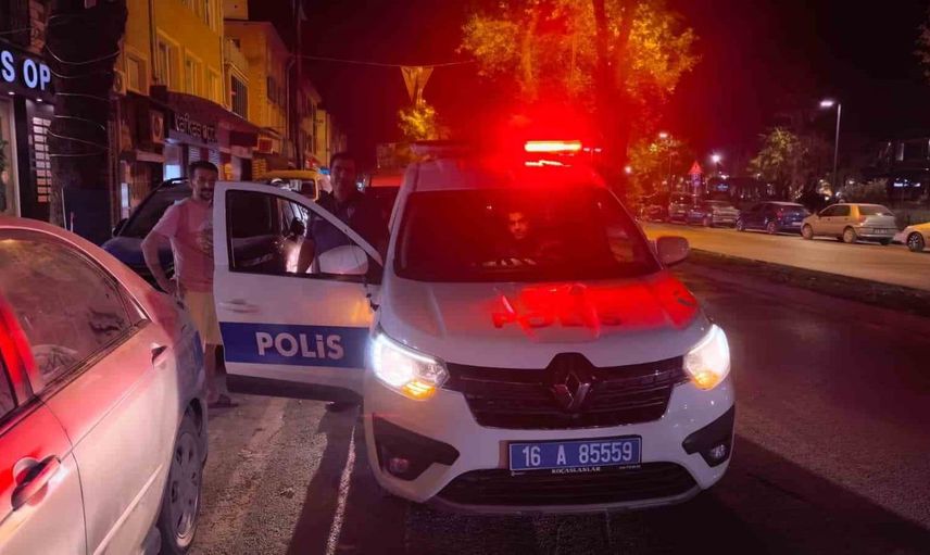 Duyarlı vatandaş, bulduğu çantayı polise teslim ederek örnek bir davranış sergiledi