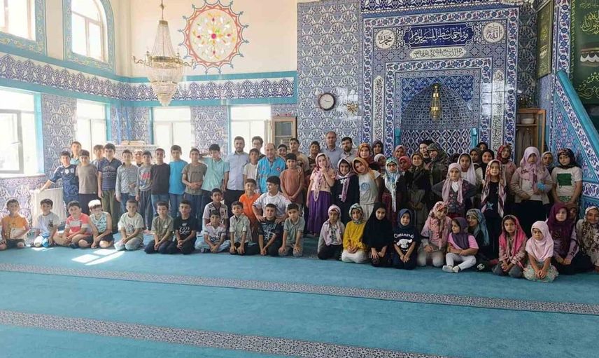Edremit Şehitlik Camii'nde yaz kur'an kursu öğrencilerine 'Hazret-i Peygamber' semineri