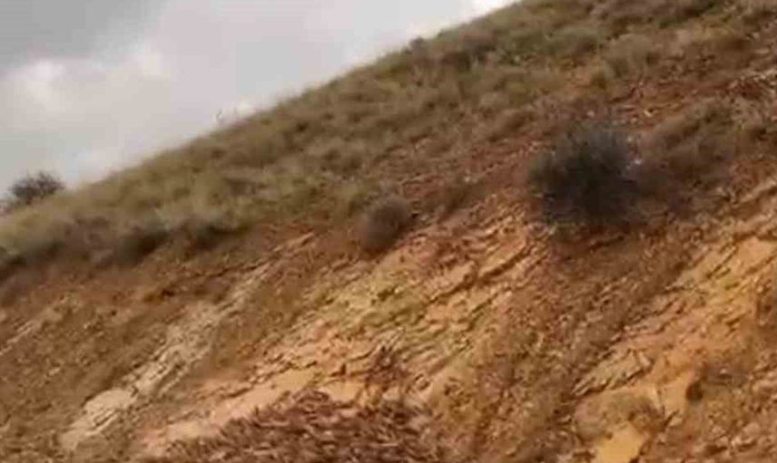 Elazığ'da sağanak yağış sonrası toprak kayması: Ulaşım kısa süreliğine durdu