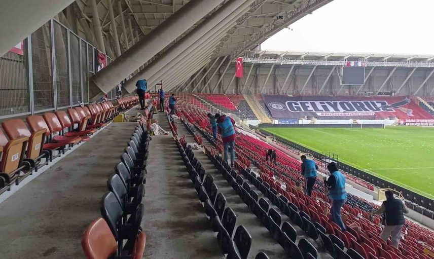 Çorum’da yükümlülerden spor tesislerine ve okullara yönelik temizlik desteği
