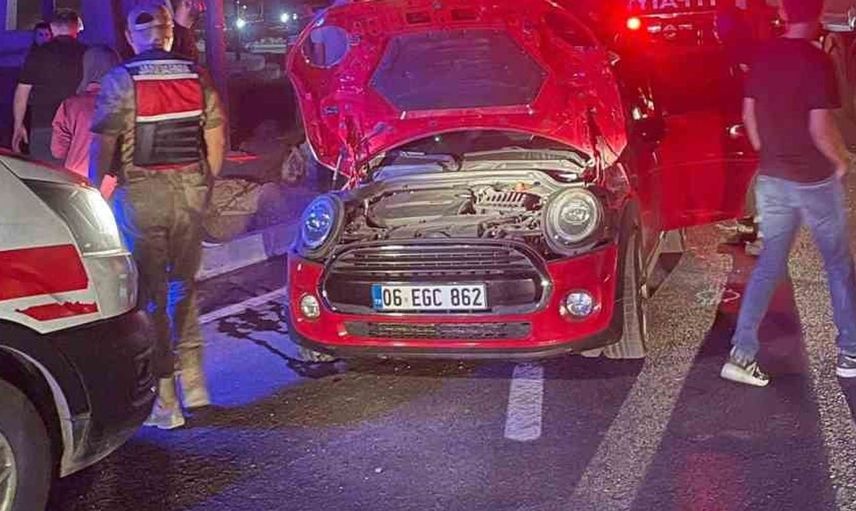 Batman'da trafik kazası: İki otomobil çarpıştı, 3 yaralı