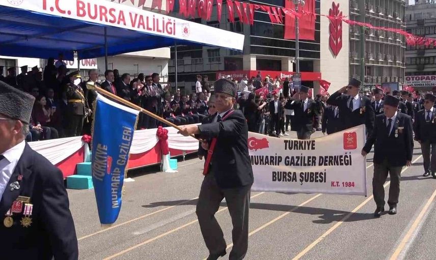 Bursa'da 30 Ağustos Zafer Bayramı coşku ve gururla kutlandı