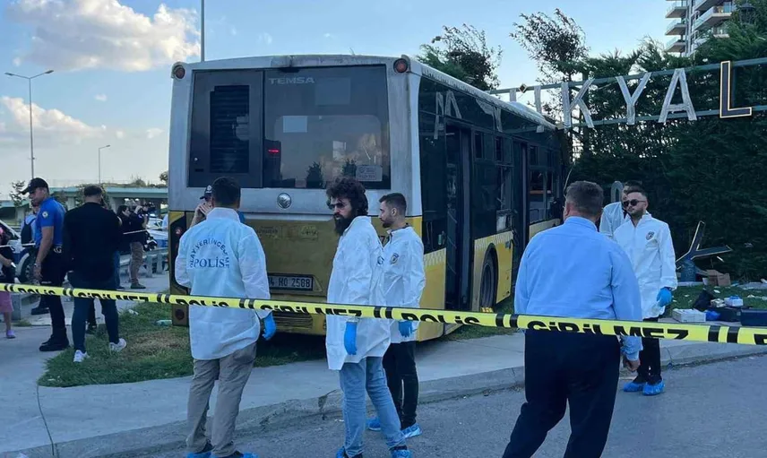 Zeytinburnu'nda otobüs kazası: 1 ölü, 17 yaralı