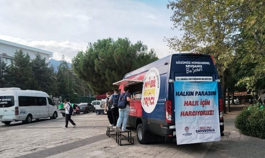 Denizli'de yeni eğitim dönemine sıcak ikramlarla başlangıç yapıldı