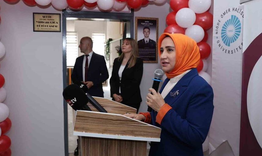 Şehit yüzbaşı yiğitcan çiğa'nın isim hakkı kütüphanede yaşatılıyor
