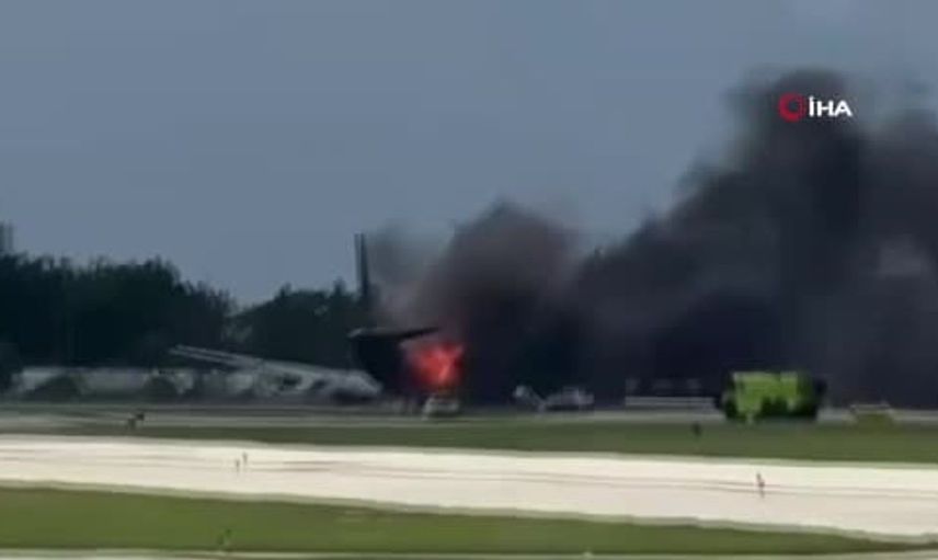 Miami havalimanında kargo uçağı pistten çıkarak hareketsiz kaldı