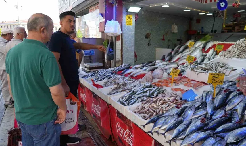 Sezonun ilk palamutlar kıyıya ulaştı: Fiyatlar 150 TL'den başladı