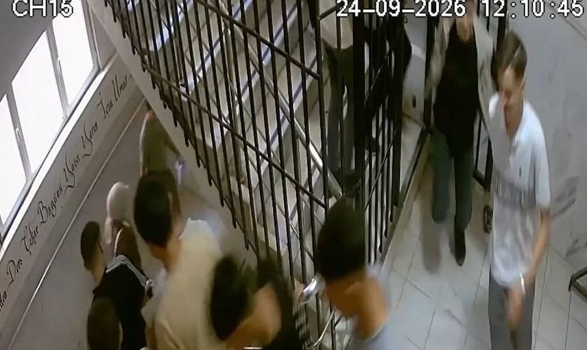 Siverek'te deprem anında yaşanan panik anları görüntülendi