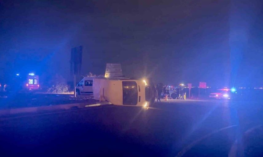 Muratlı çevreyolunda kaza: iki araç çarpıştı, bir araç devrildi