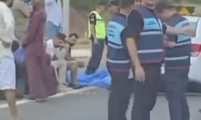 İzmir'de iki otomobil çarpıştı: 1 ölü, 5 yaralı