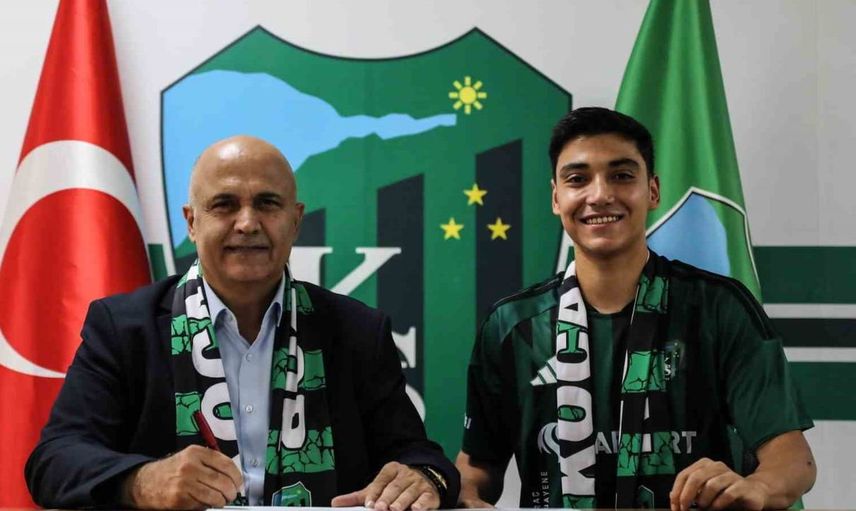 Kocaelispor, Hulisi Destici ile 4 yıllık sözleşme imzaladı