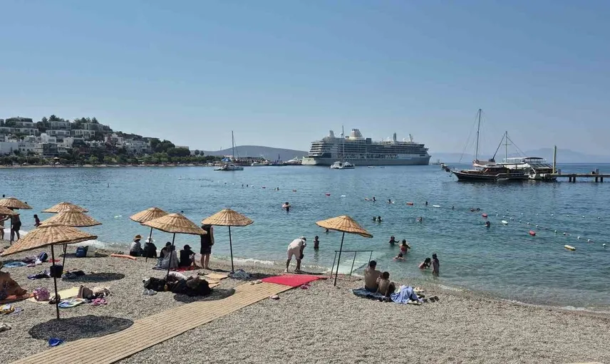 Bodrum limanında iki lüks yolcu gemisi: 1144 kişinin varışı