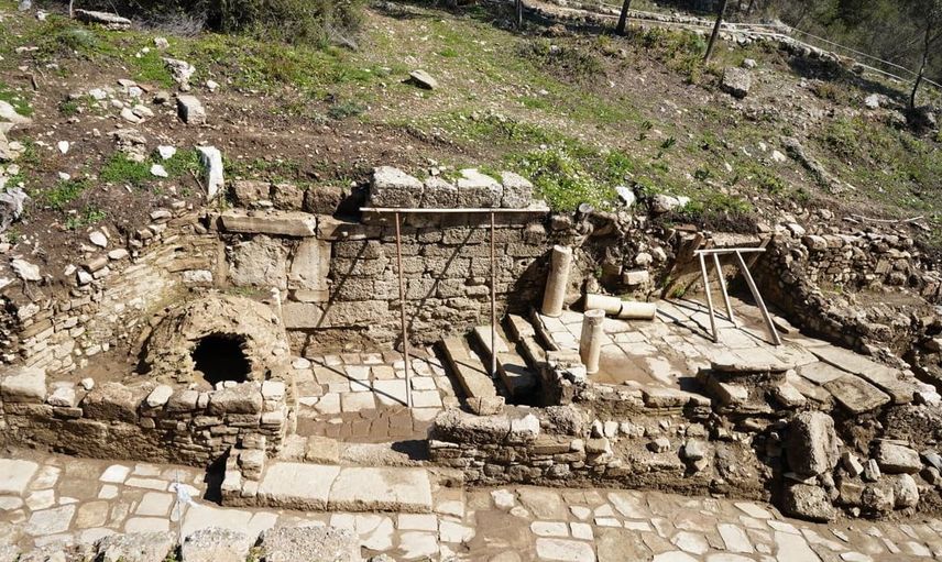 Aspendos’ta 2 bin yıllık tiyatro caddesi gün yüzüne çıkarıldı