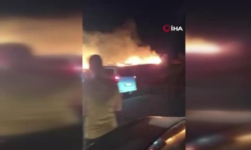 Antalya'da çıkan yangın sera ve mezarlığa sıçradı
