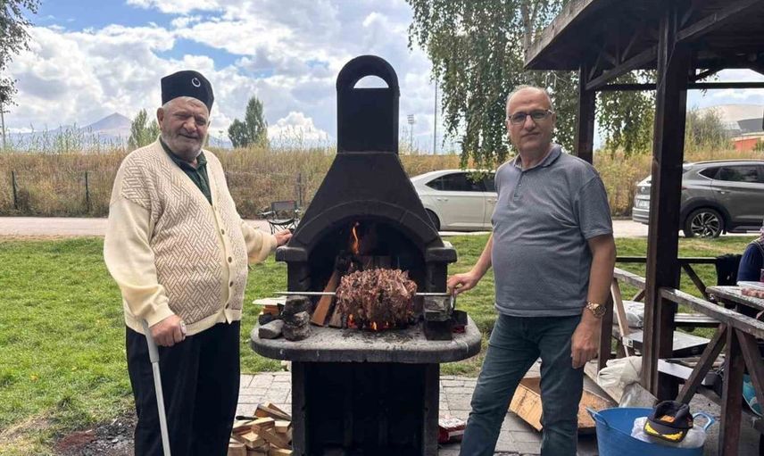 Kıbrıs gazisi edip şahin doğduğu topraklarda anlamlı bir buluşma yaşadı
