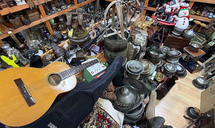Çocukluk merakı antika tutkusuna dönüştü: Ercan Eroğlu'nun 30 bin parçalık koleksiyonu