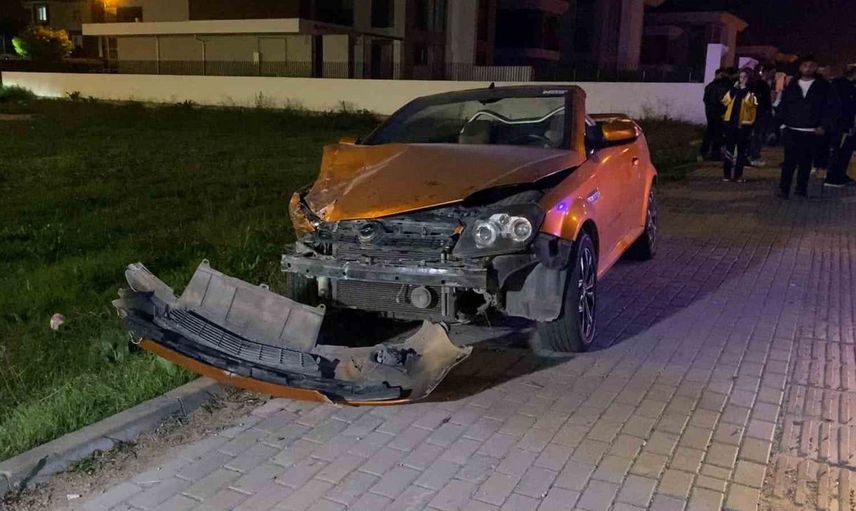 Bursa'da kaza sonrası hastanede kutlama: Genç sürücü doğum gününü sürprizle geçirdi