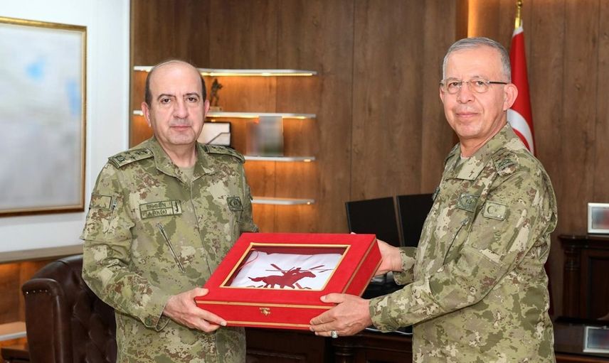 2. ve 3. Ordu Komutanlıkları'nda Devir Teslim Törenleri